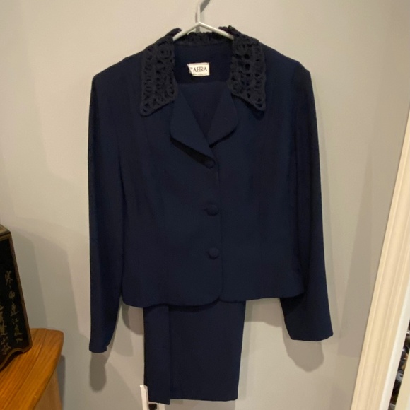 WOMEN'S 2 PIECE FORMAL SUIT - Picture 1 of 6